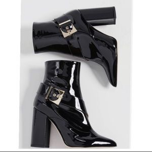 CHLOÉ GOSSELIN BLACK PATENT LEATHER ANKLE BOOT